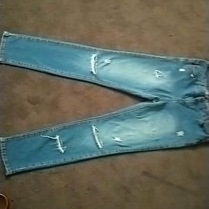 Women's size 9 light wash distressed skinny jeans